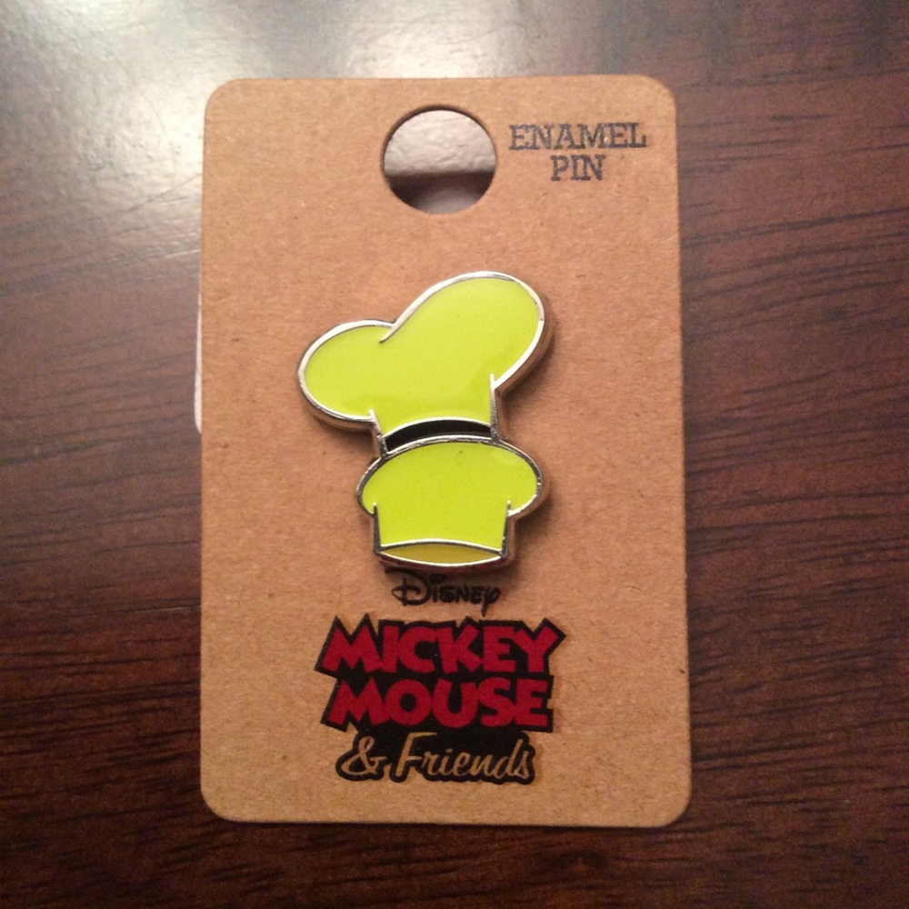 Disney Mickey Mouse & Friends Goofy Hat Enamel Pin